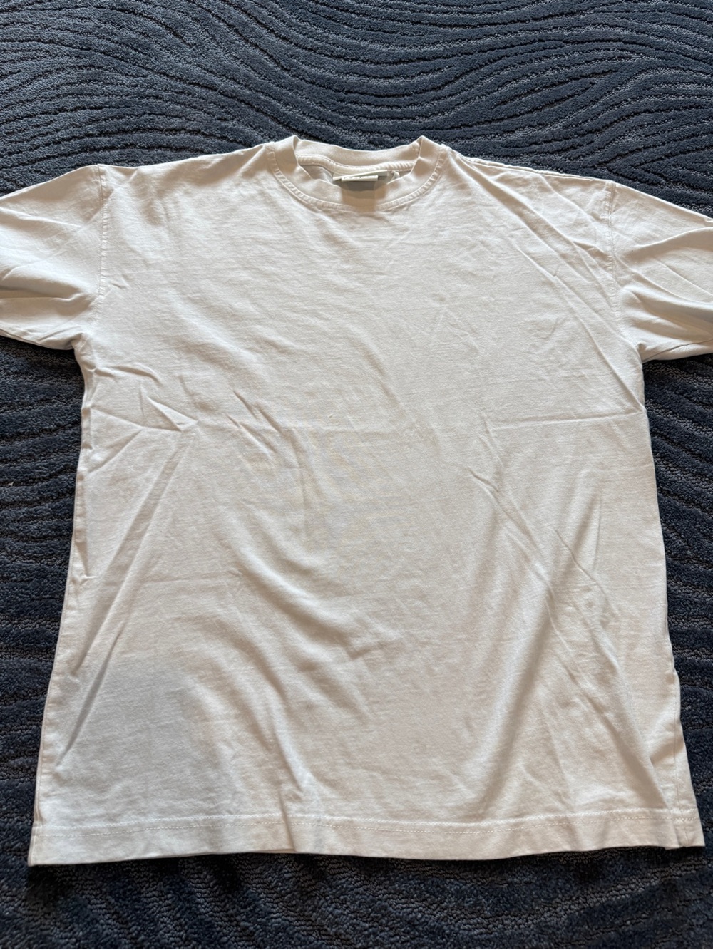 H&M men’s cream colored t shirt